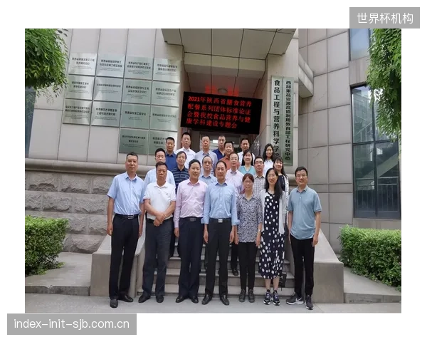 营养团队将根据亚特兰大和瓜达拉哈拉的不同气候特点,调整球员的补水方案和餐饮配给。 营养团队将根据亚特兰大和瓜达拉哈拉的不同气候特点,调整球员的补水方案和餐饮配给。